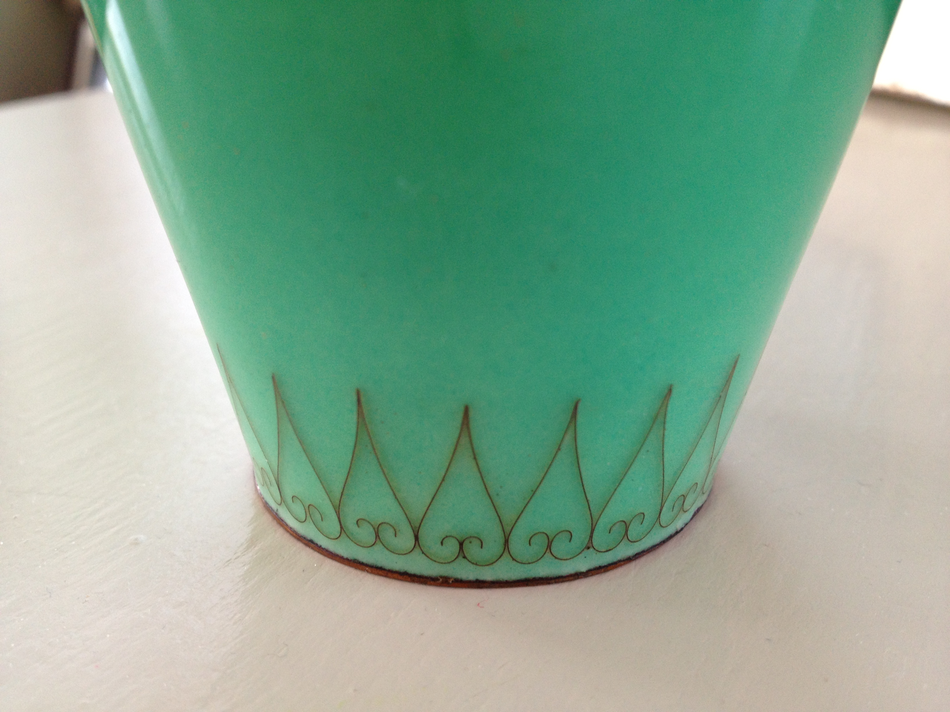 Green Vase - Bottom Close-up of Heart Detail